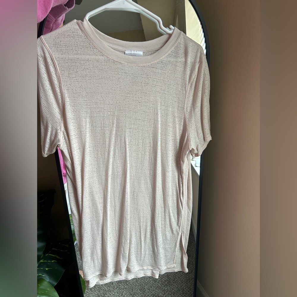 Oversized long lululemon light pink shirt
